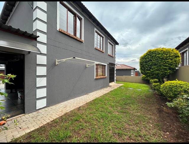 3 BEDROOM TOWNHOUSE FOR SALE IN THE REEDS